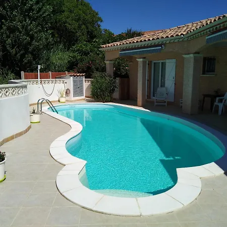 Lovely 2-Bed Villa In Peret * Péret